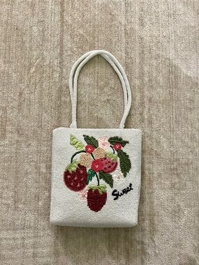 🍓👛Beaded Strawberry Embroidery Tote Bag - Cream